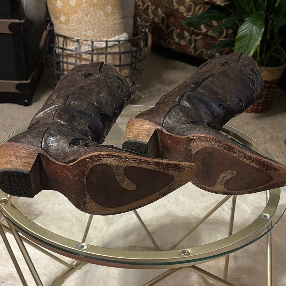 Embroidered Leather Heeled Boots - Picture 6 of 10